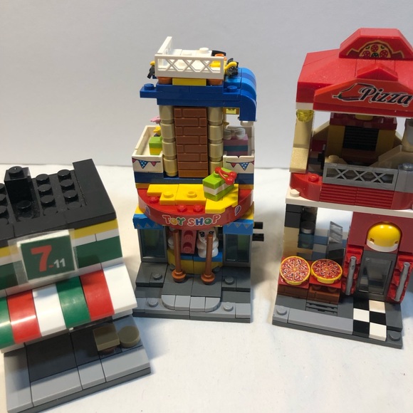 Building Block Sets as is no instructions extra pieces included - Picture 12 of 13